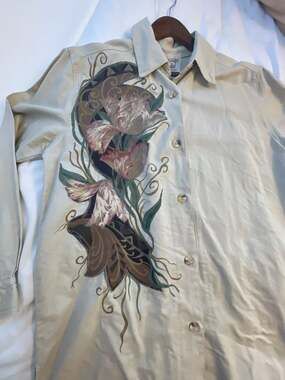 Vintage Hand Painted Floral Long Sleeve Button Down Shirt
Sz L
Cotton